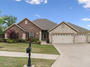 6900 Woodhaven Cir, Fort Smith, AR 72916