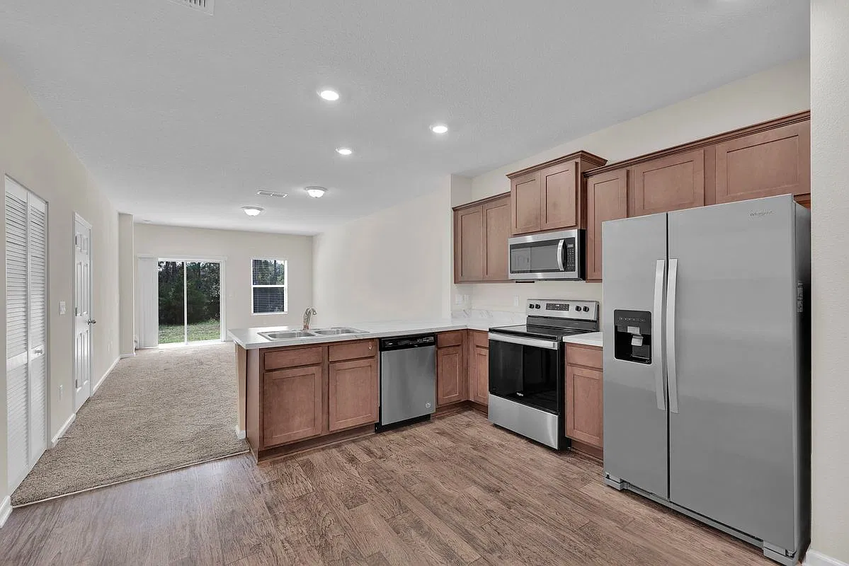 2 bed, 2.5 bath, 1210 sqft, $1,795 — Photo 3