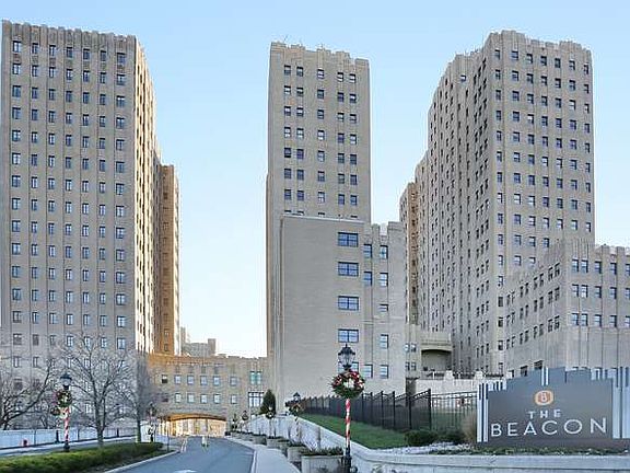 3rd image of 4 Beacon Way APT 503