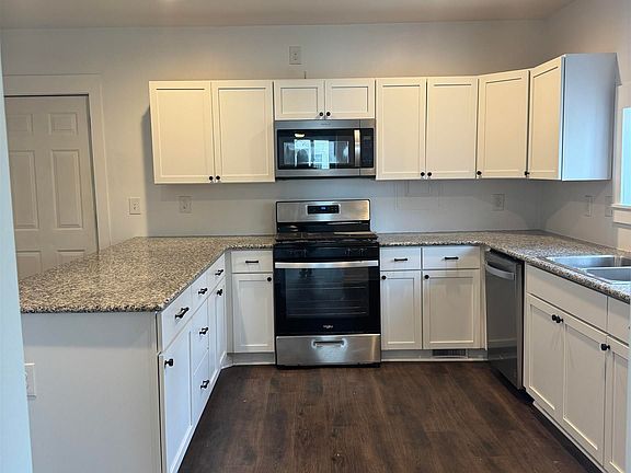 4th image of 1002 E 10th St