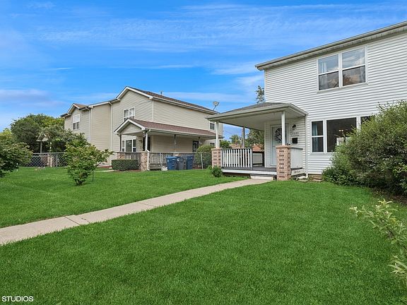 3rd image of 2221 Kemble Ave