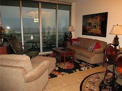 2nd image of 2060 Beach Blvd