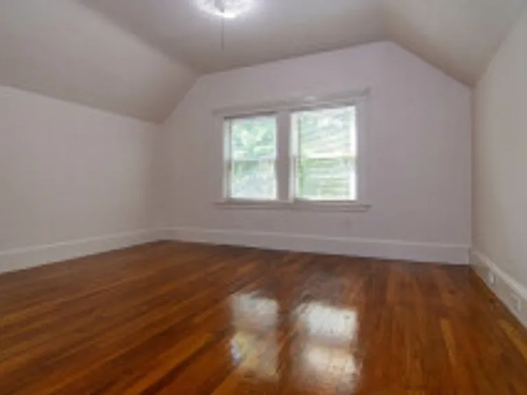 64 Newport St — Photo 11