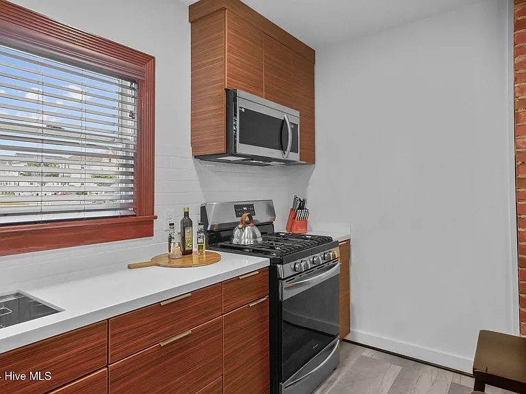 226 E Water St — Photo 12
