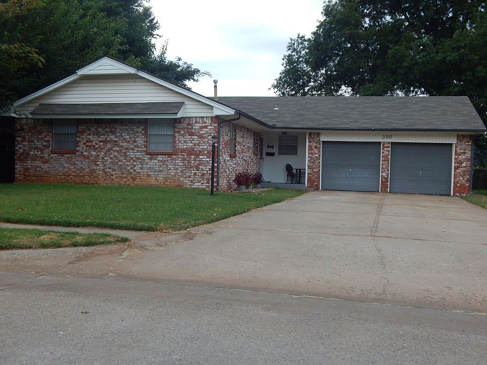1st image of 300 Tanglewood Dr
