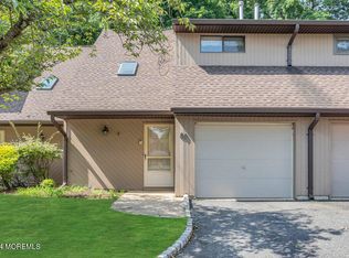 80 Wigwam Ln, Tinton Falls, NJ 07724