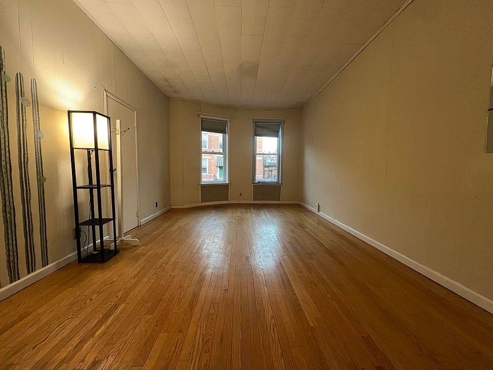 1st image of 172 Windsor Pl #2