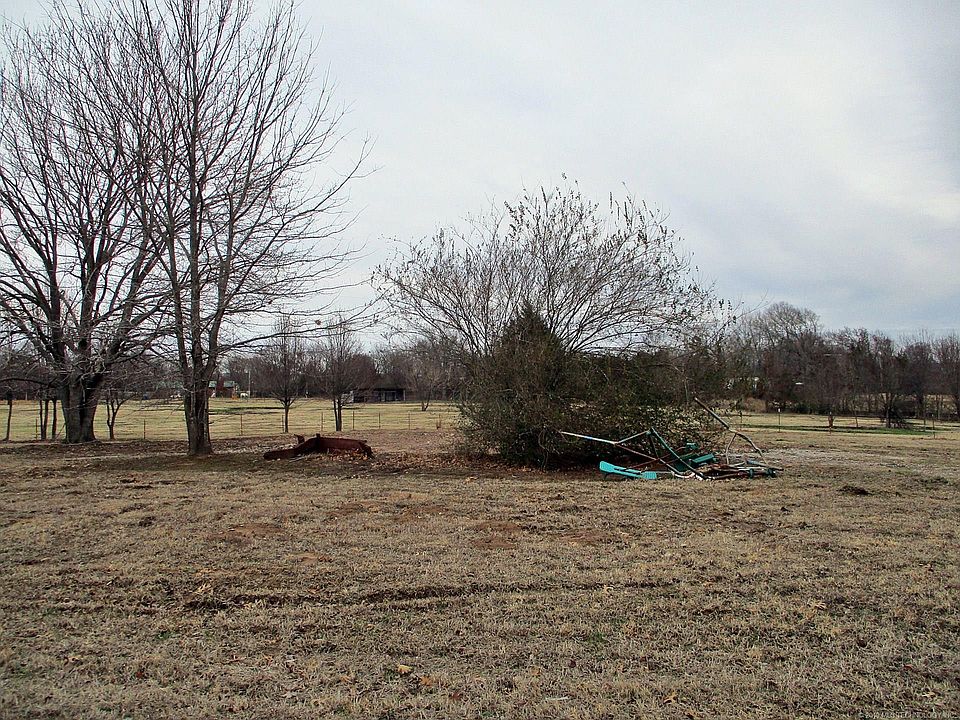 2nd image of 300 S Jimmie Rogers Ln