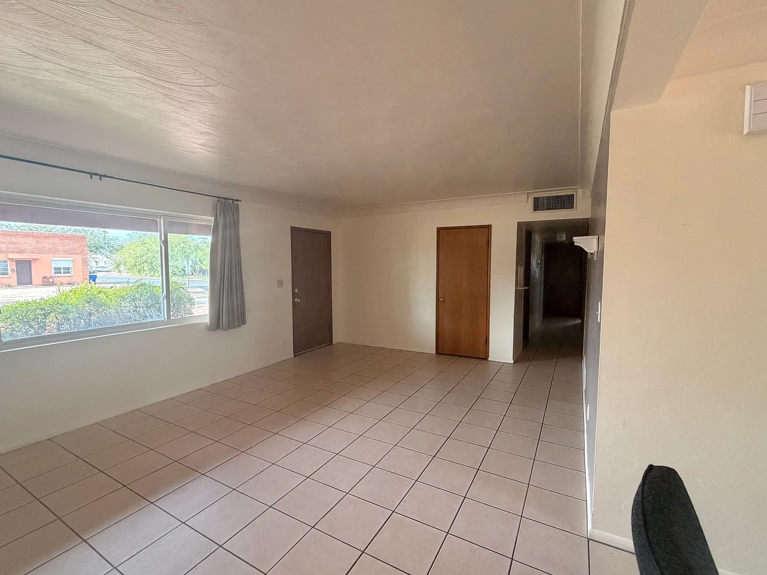 4 bed, 2246 sqft, $2,200 — Photo 3