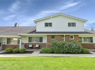 25345 Country Club Blvd Unit 12-11, North Olmsted, OH 44070