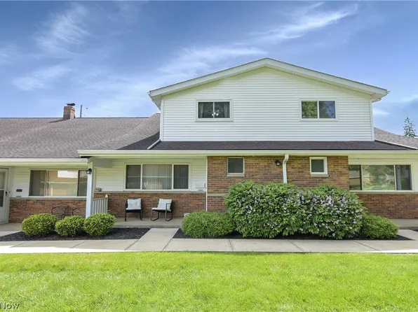 25345 Country Club Blvd Unit 12-11, North Olmsted, OH 44070