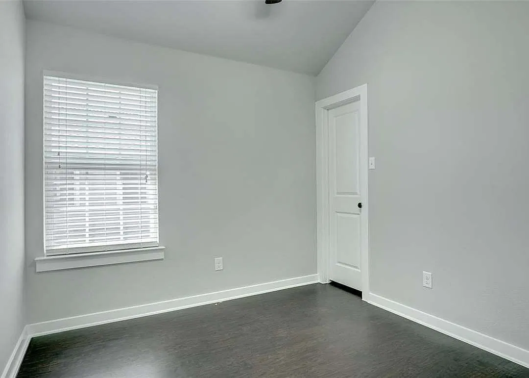 Move In Ready — Photo 3