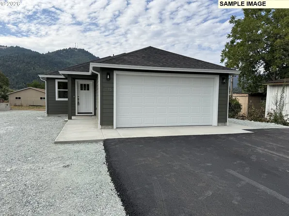 1117 Laura St, Myrtle Creek, OR 97457