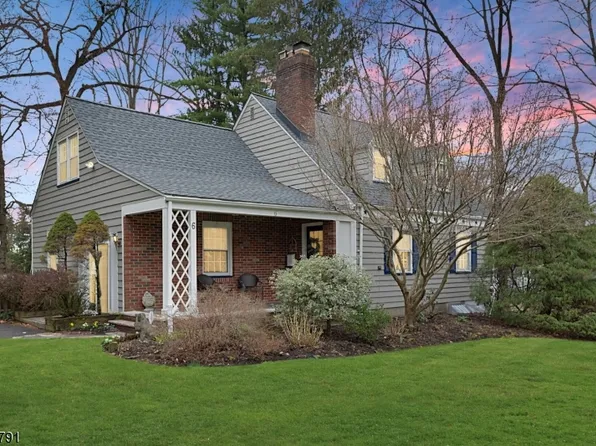 6 Tanglewood Ln, Mountainside Boro, NJ 07092