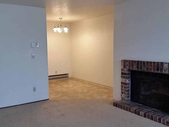 3rd image of 14033 32nd Ave NE APT 101