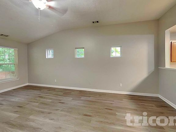 2nd image of 501 Arrowhead Dr