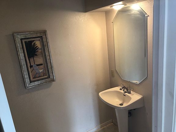 Bathroom downstairs
