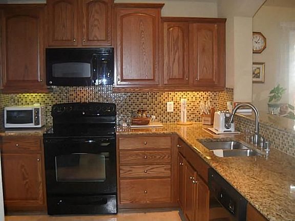 4th image of 2212 Belmont Park Dr