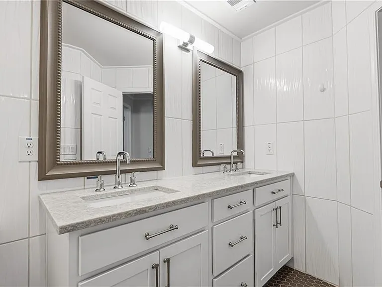 100 Cabots Cove Ct — Photo 54