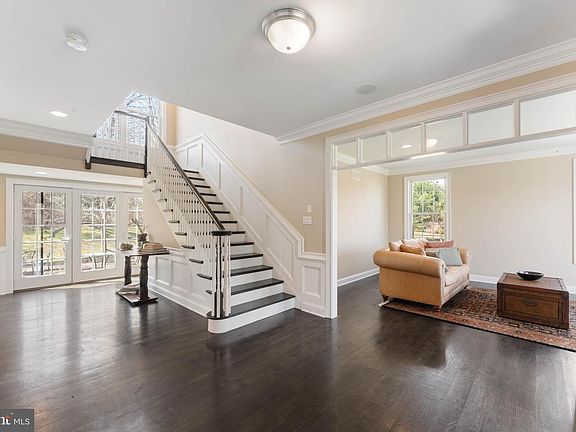 2nd image of 8 Quartermaster Rd