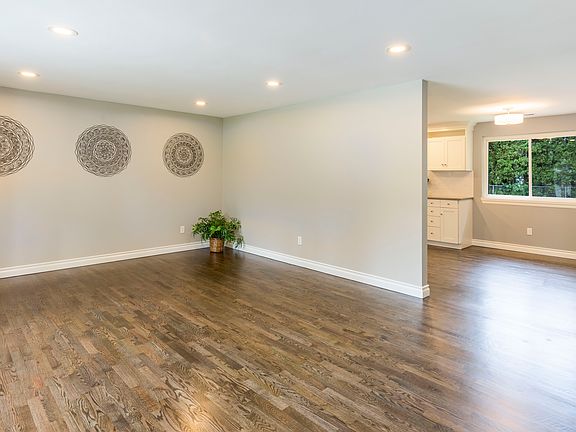 3rd image of 11019 35th Ave SE