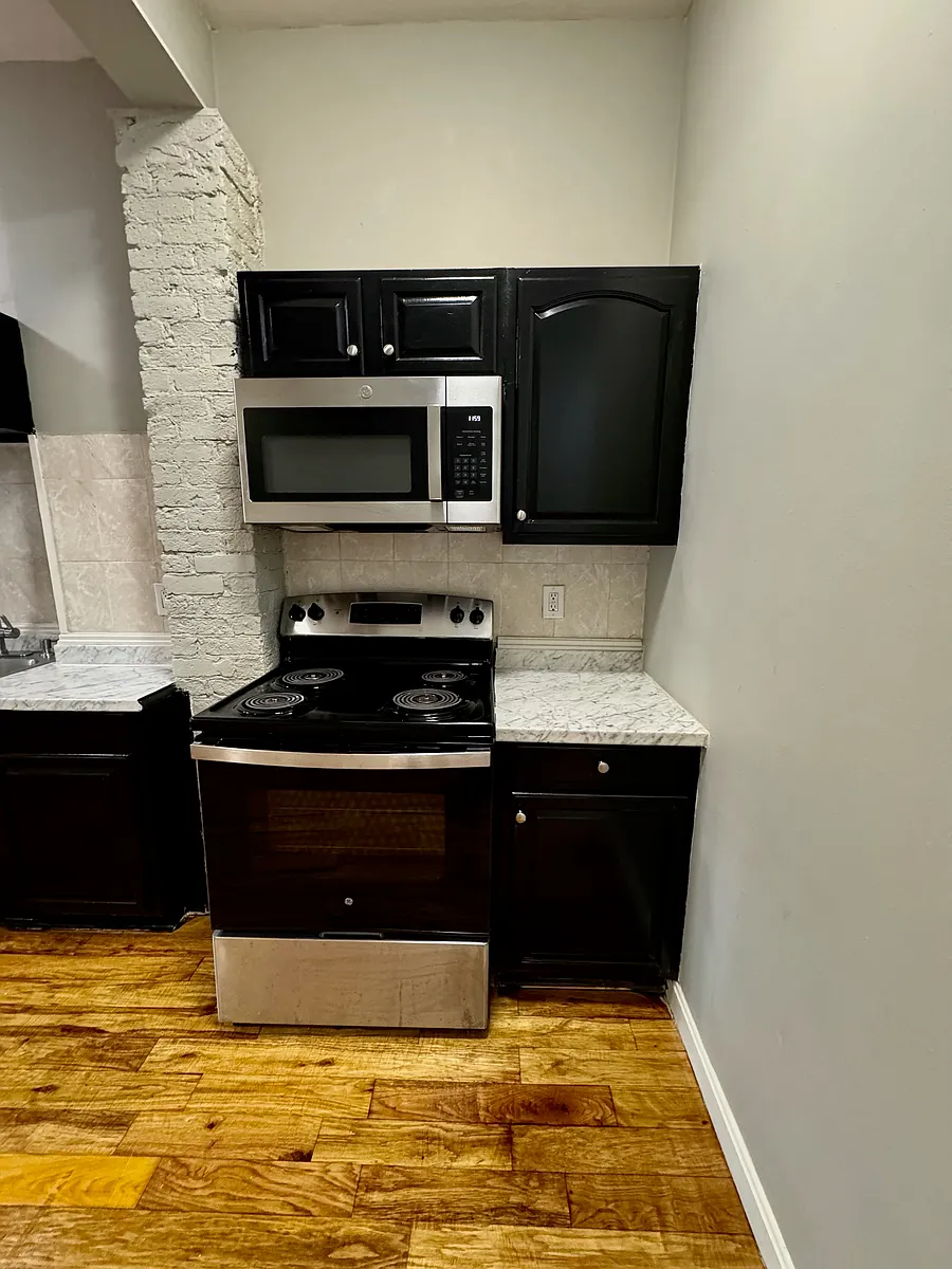 Building Photo - 584 W Boylston St #1-R