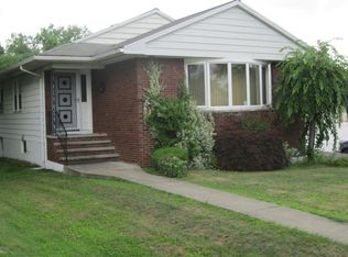 88 Winter St, Pittston, PA 18640