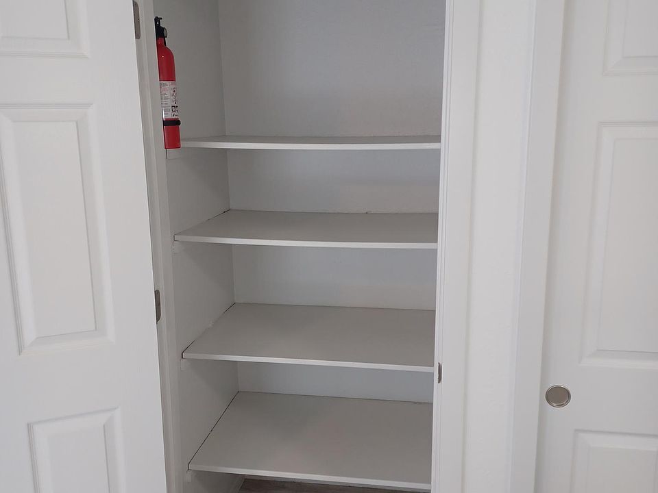 Kitchen pantry