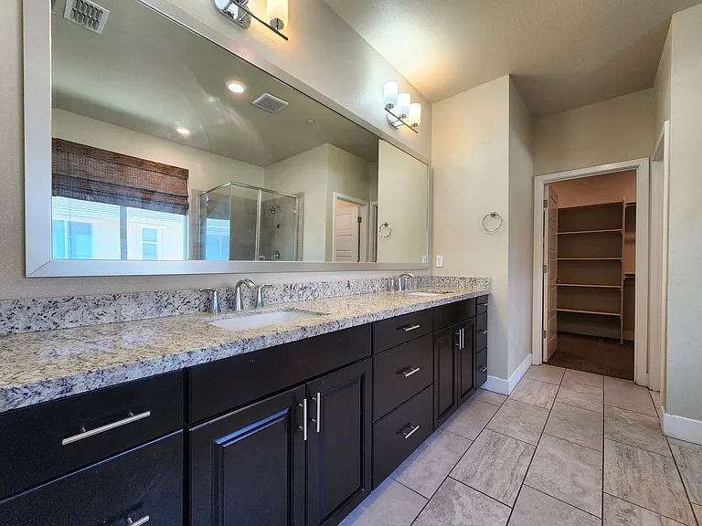 4549 Maple Crest St — Photo 28