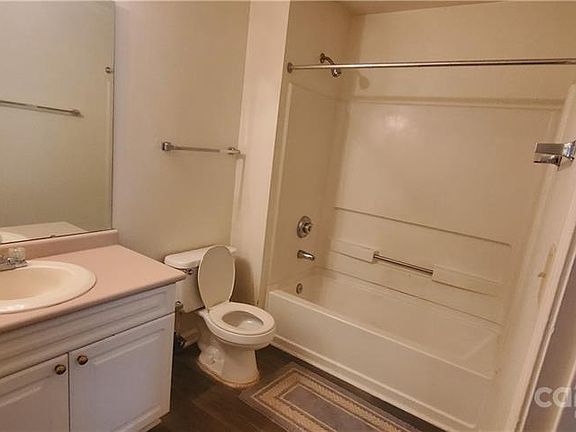 5th image of 37 Hamiltons Harbor Dr APT 601