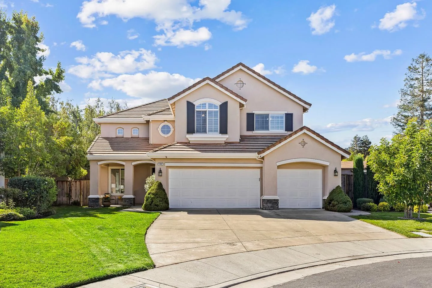 1482 Goshawk Ct photo 1