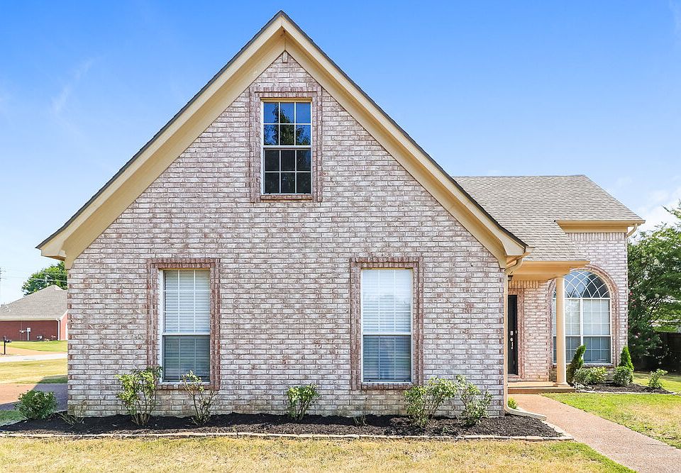 1st image of 55 Garden View Dr