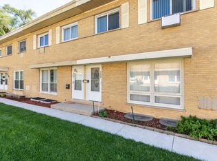 1236 N Wheeling Rd, Mount Prospect, IL 60056