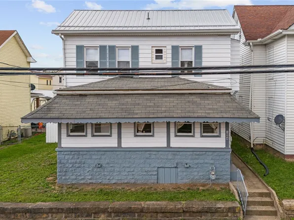 1004 S Pittsburgh St, Connellsville, PA 15425