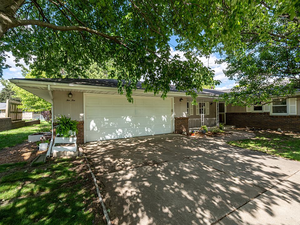 1st image of 210 Riss Dr