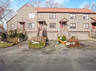 15 Rolling Ridge Rd, Monroe, CT 06468