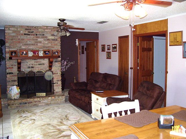 2nd image of 207 Lynwood Dr