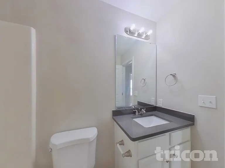 1221 Grace Ct — Photo 13