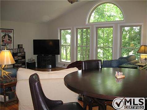 4th image of 227 Tenn Dr