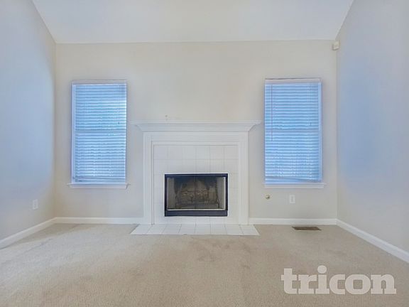 3rd image of 6402 Hillview Ln