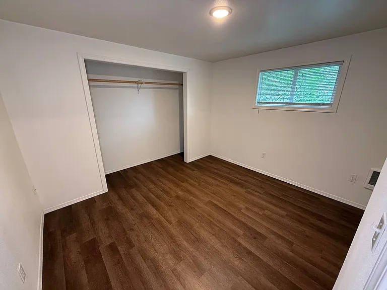 943 East Augusta Avenue — Photo 18