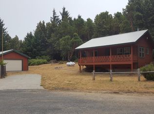 289 Burns Ct, Whitethorn, CA 95589