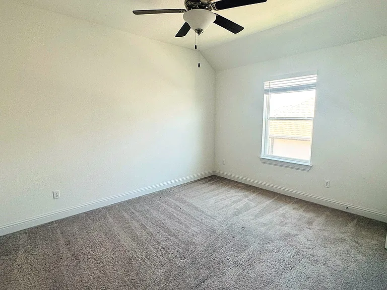 813 Palamos Dr — Photo 21