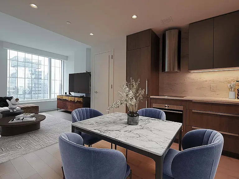 455 10th Ave #32M — Photo 2