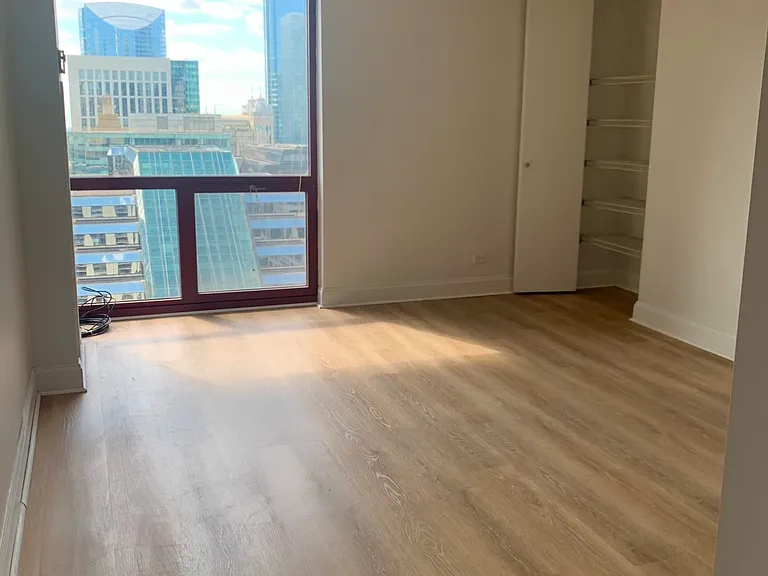 200 N Dearborn St #4002 — Photo 10