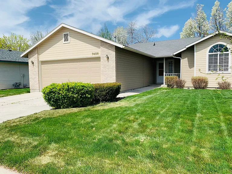 7456 W Limelight Ct — Photo 2