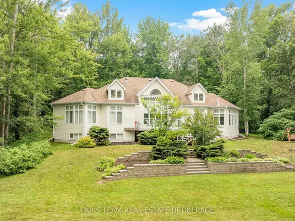 1037 Rockcastle Rd, Gravenhurst, ON P0E 1N0