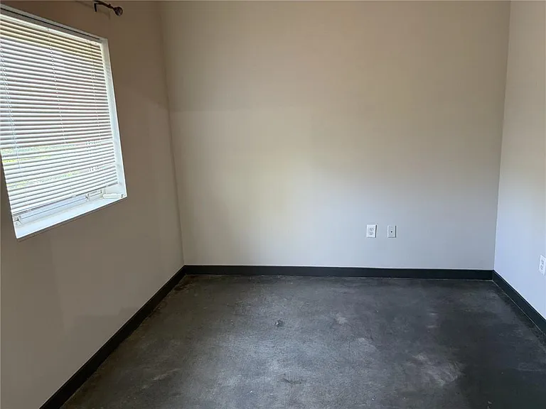 620 Glen Iris Dr NE #207 — Photo 9