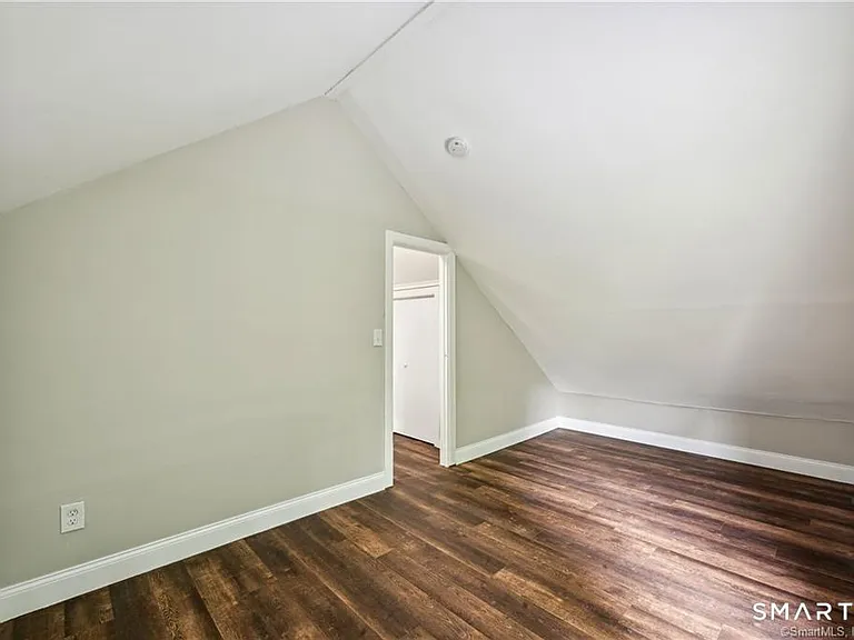 98 Brook St — Photo 17
