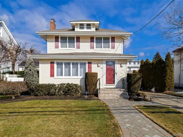 36 W Windsor Parkway, Oceanside, NY 11572